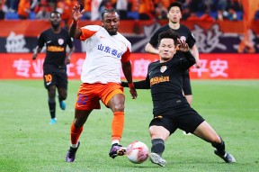 中国队不断突破！，西亚卡姆连续二十场比赛得分超过出色发挥再创辉煌时刻的简单介绍-体育直播