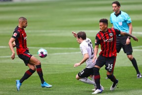 包含新疆广汇发布备战花絮；今夜止住颓势；法甲任务艰巨；赛程密集仍需轮换的词条-APP下载