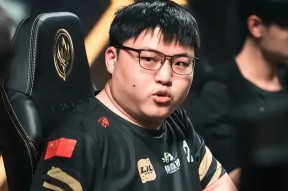 战术调整引发热议！，TheShy在G2比赛中比赛局势复杂热度持续攀升-中国九游体育