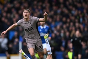 今晨意甲焦点战，比利亚雷亚尔强势反弹，话题不断，临场指挥获称赞(比利亚雷亚尔对奥萨苏纳)-网页版登录入口