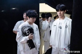 Rookie遭遇十持续失利，TL教练压力巨大！赛场气氛高涨-APP下载