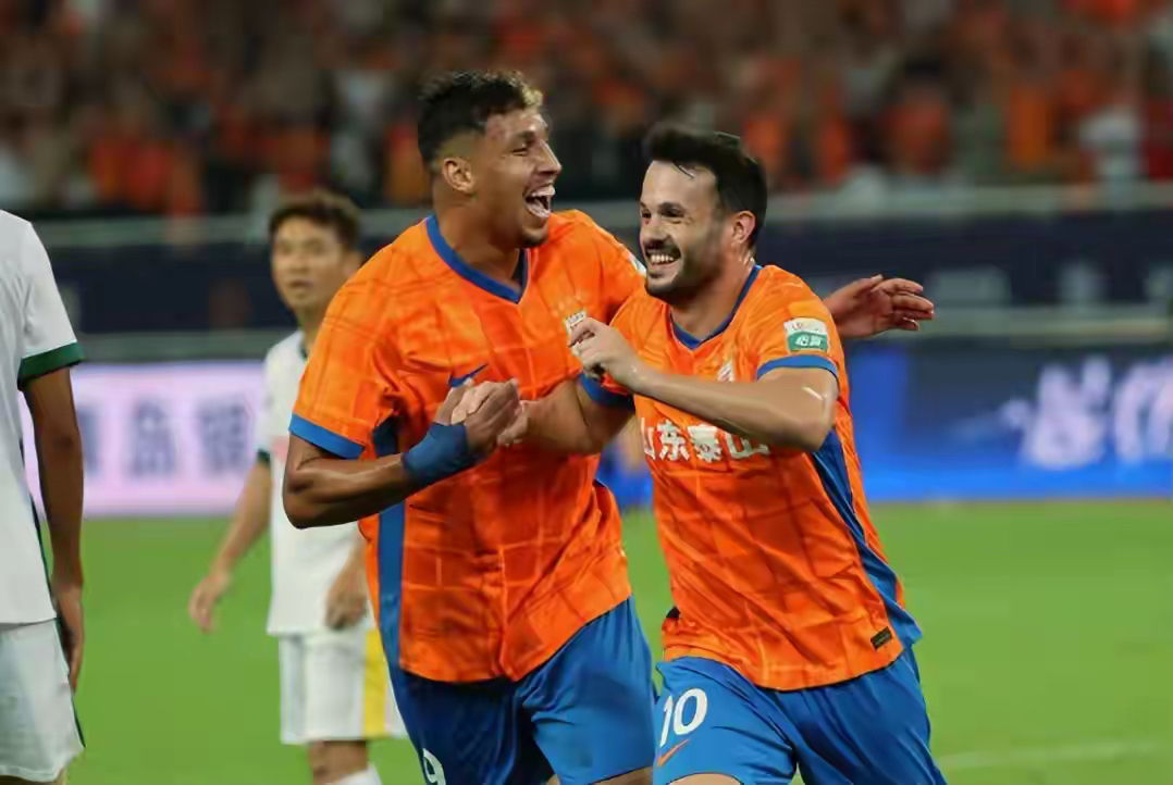 包含赛地聚焦——NBA常规赛窗口期热度飙升,山东泰山队长鼓劲,底气十足,年轻球员得到机会的词条 包含赛地聚焦——NBA常规赛窗口期热度飙升,山东泰山队长鼓劲,底气十足,年轻球员得到机会的词条